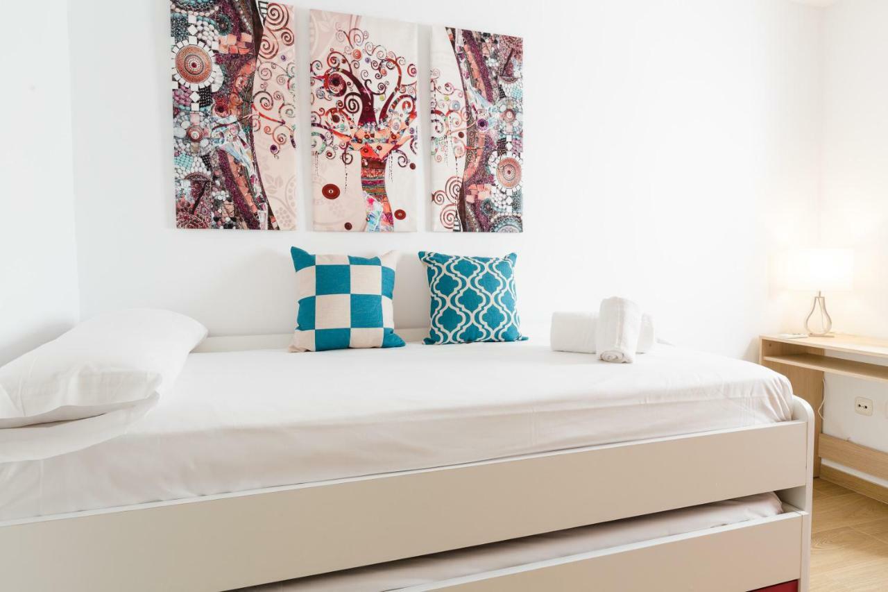 Picasso Daisy Apartment Fuengirola Bagian luar foto