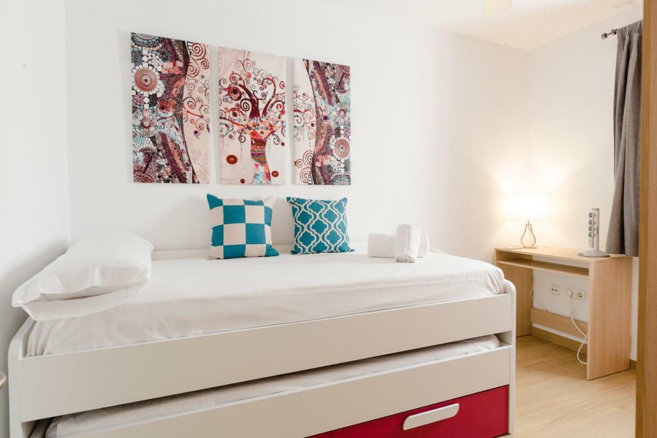 Picasso Daisy Apartment Fuengirola Bagian luar foto