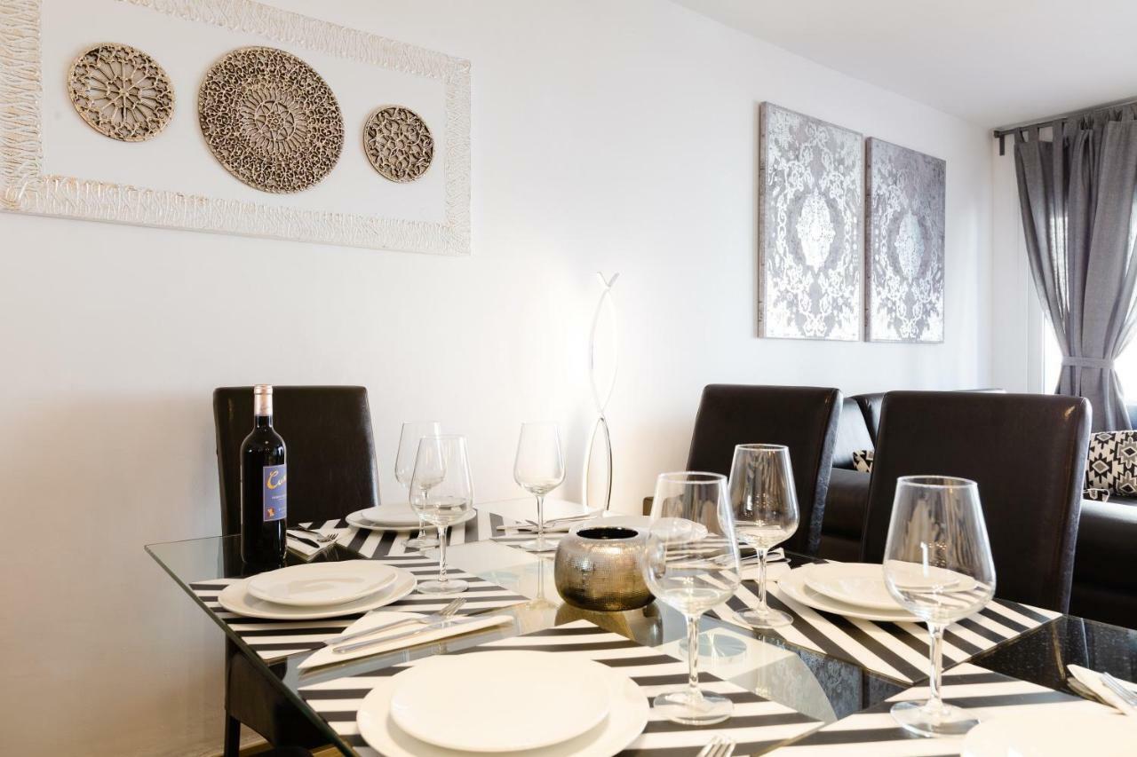 Picasso Daisy Apartment Fuengirola Bagian luar foto