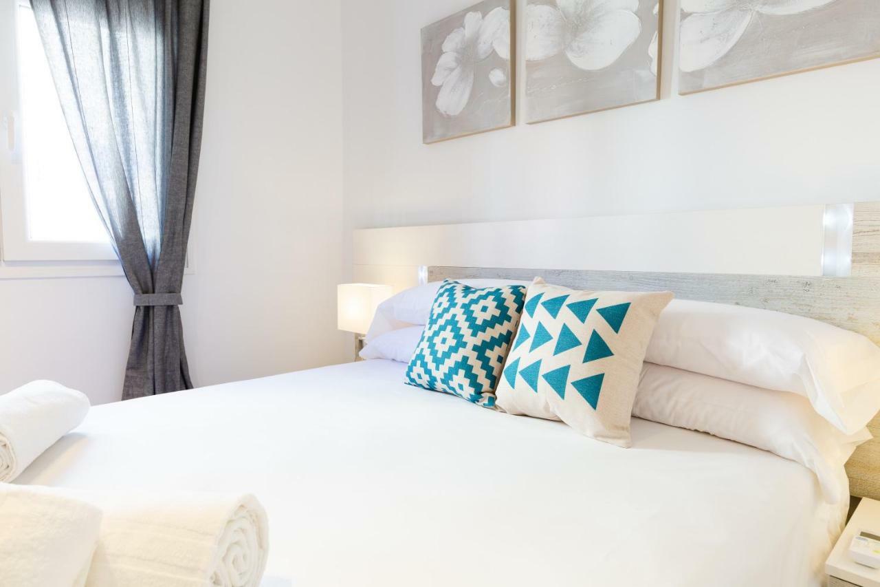 Picasso Daisy Apartment Fuengirola Bagian luar foto