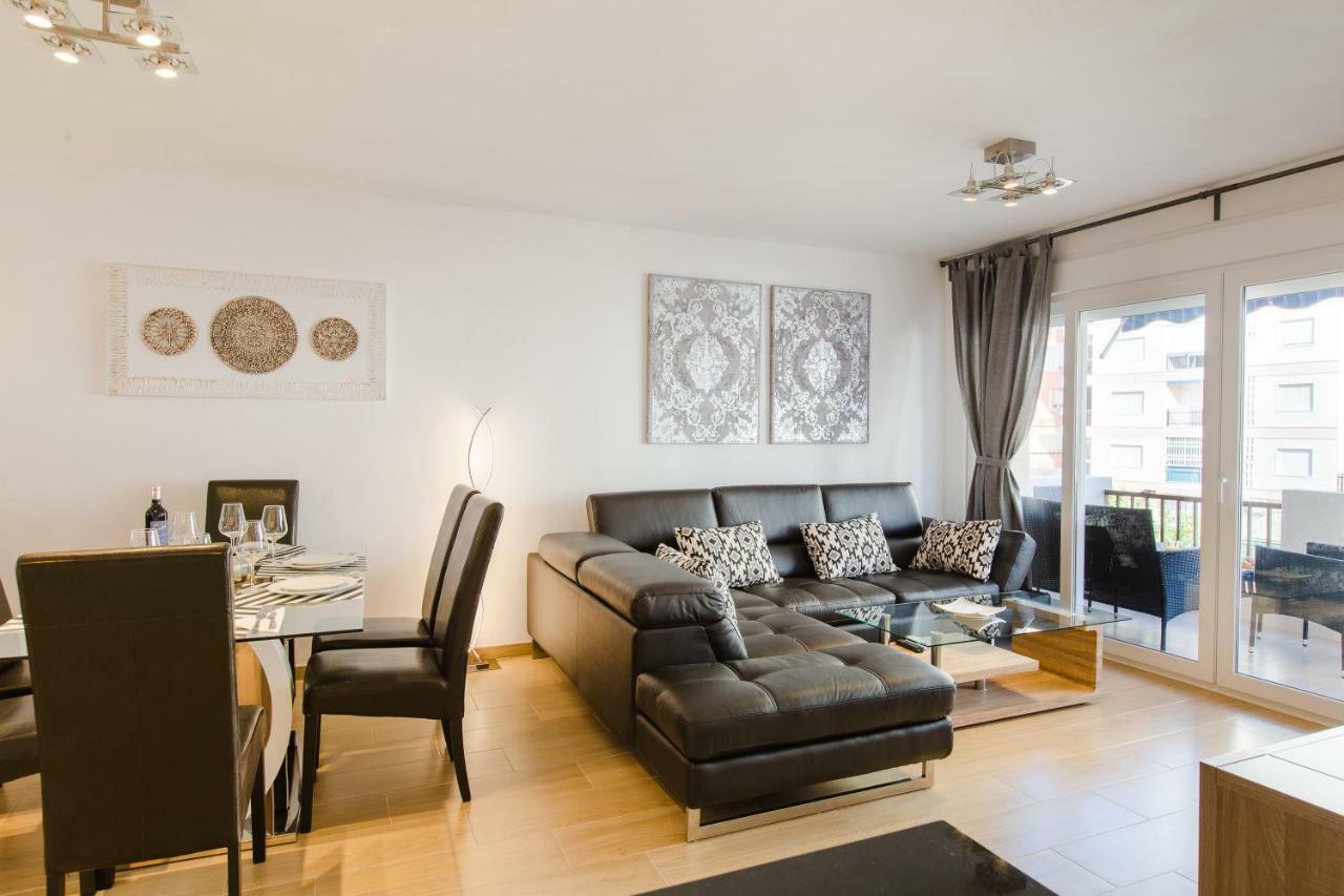 Picasso Daisy Apartment Fuengirola Bagian luar foto