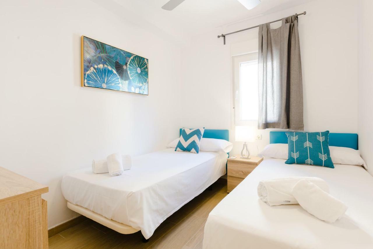 Picasso Daisy Apartment Fuengirola Bagian luar foto