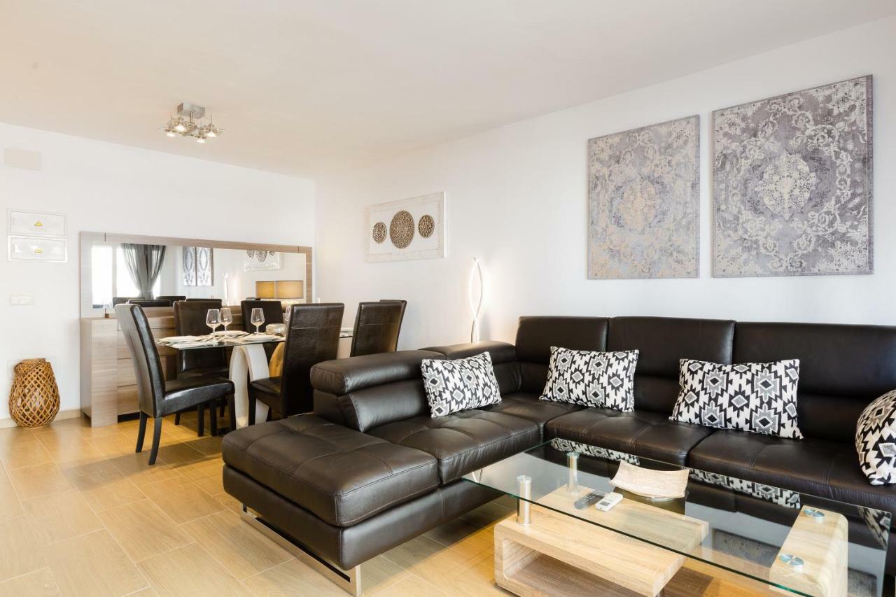Picasso Daisy Apartment Fuengirola Bagian luar foto