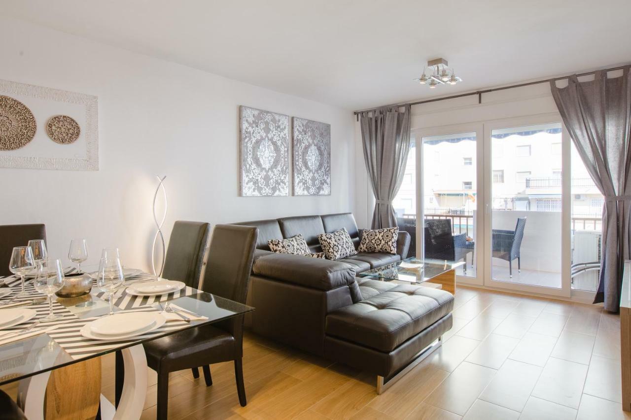 Picasso Daisy Apartment Fuengirola Bagian luar foto