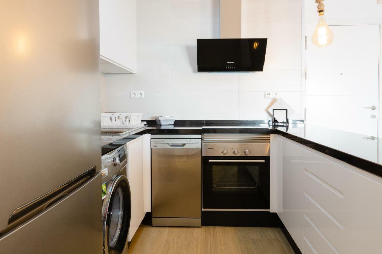 Picasso Daisy Apartment Fuengirola Bagian luar foto