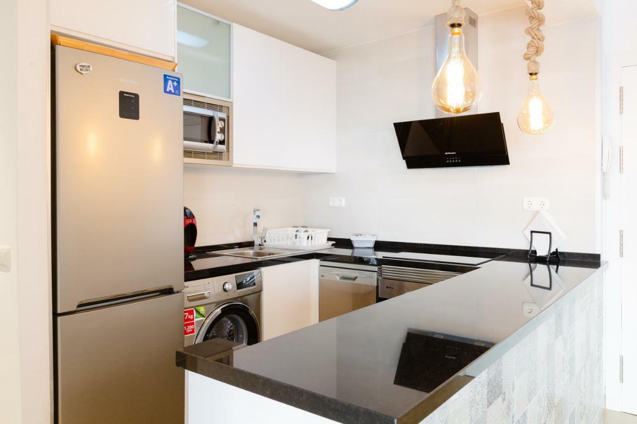Picasso Daisy Apartment Fuengirola Bagian luar foto